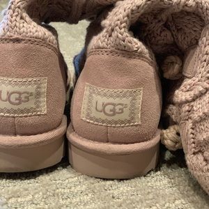 🆕Blush knit UGGs
